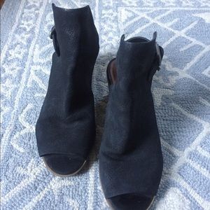 Lucky Brand suede peep toe sandals
